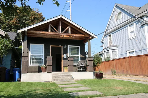 2212 N Alder St Photo 1