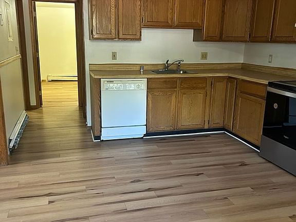 3rd image of 709 Cowdin Dr #2