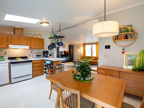 5th image of 51723 Downey St