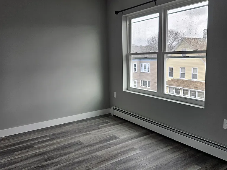 32 Irving St #2 — Photo 2