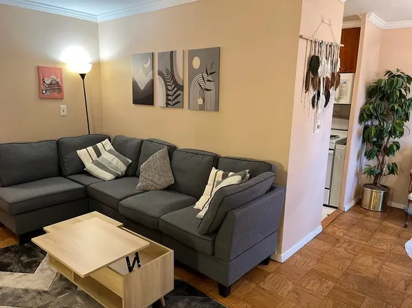 10 Huron Avenue image 3 of 35