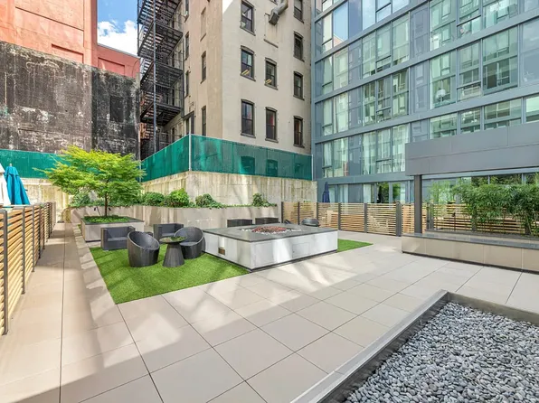 540 West 49th Street image 12 of 14