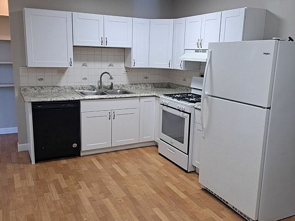 2nd image of 3524 Winhaven Dr