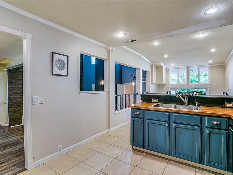 1330 El Camino Real — Photo 11