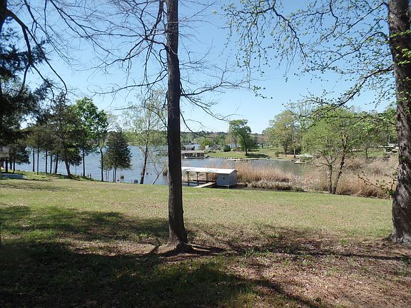 3rd image of 1921 Lakeshore Dr