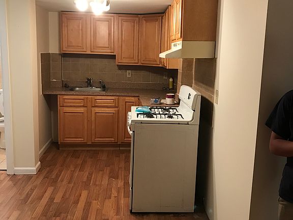 2nd image of 31 Clarke Ave Floor 1