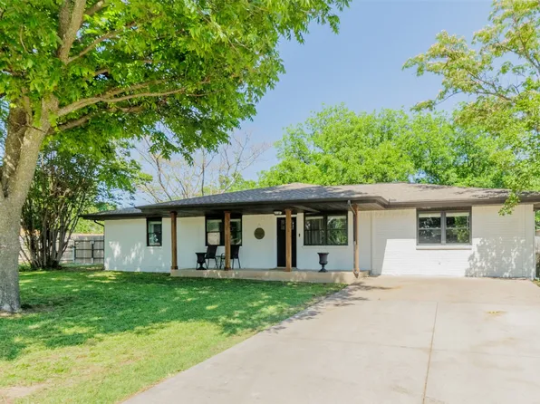 405 S Valcik Dr, Decatur, TX 76234