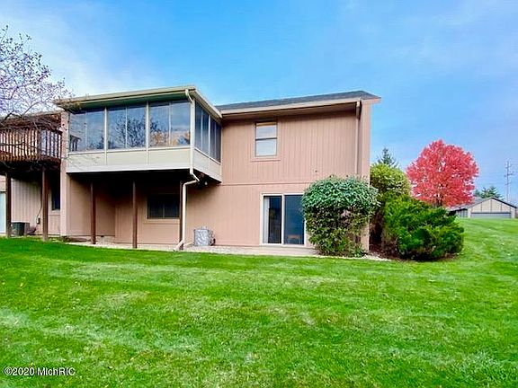 4th image of 3037 Kay Dr SE