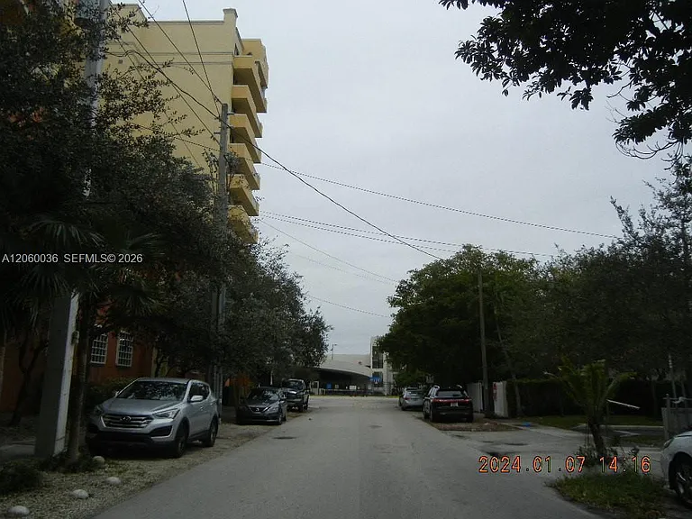 215 SW 42nd Ave #1007 — Photo 15