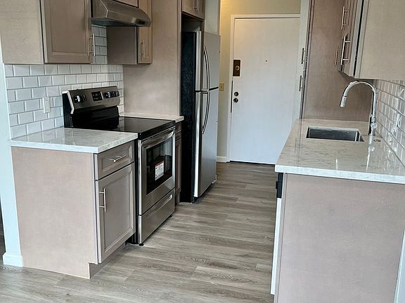 2nd image of 121 41st St APT 105