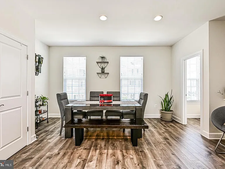 13821 Litespeed Way — Photo 10