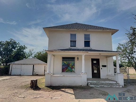 3rd image of 1011 W Grand Ave