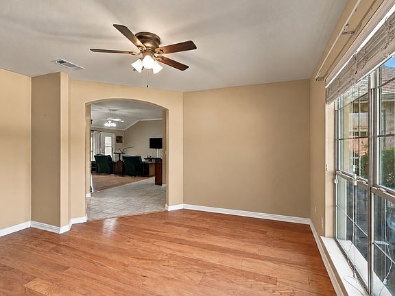5th image of 10409 Murray S Johnson St