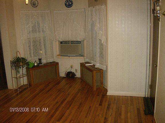 4th image of 56 E Church Hvn