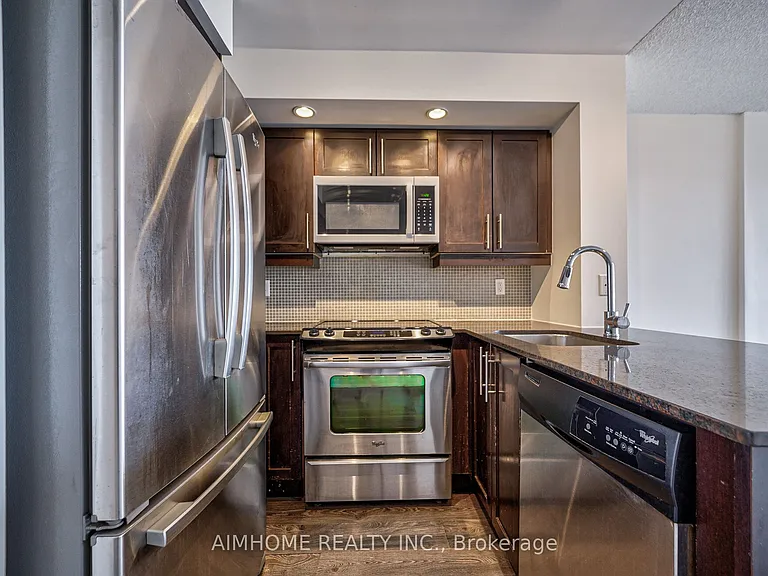 65 Liberty St #504 — Photo 7