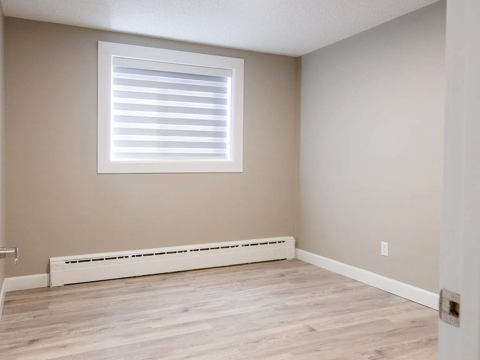 Tuscany Villa Apartments Downtown Edmonton — Photo 4