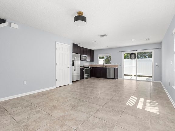 5th image of 113 Islander Dr #113