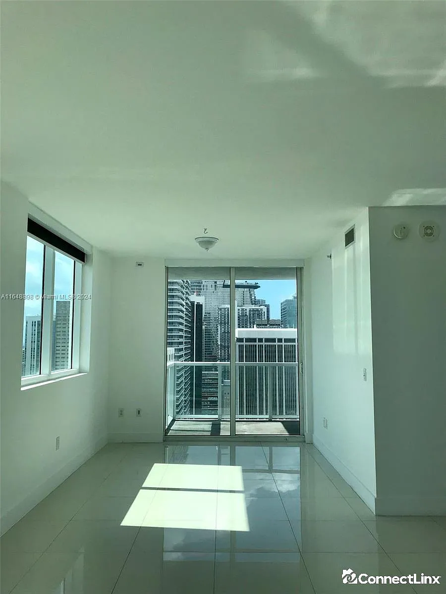 Building Photo - 244 Biscayne Blvd #803