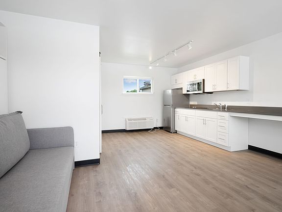 3rd image of 4711 University Ave #124