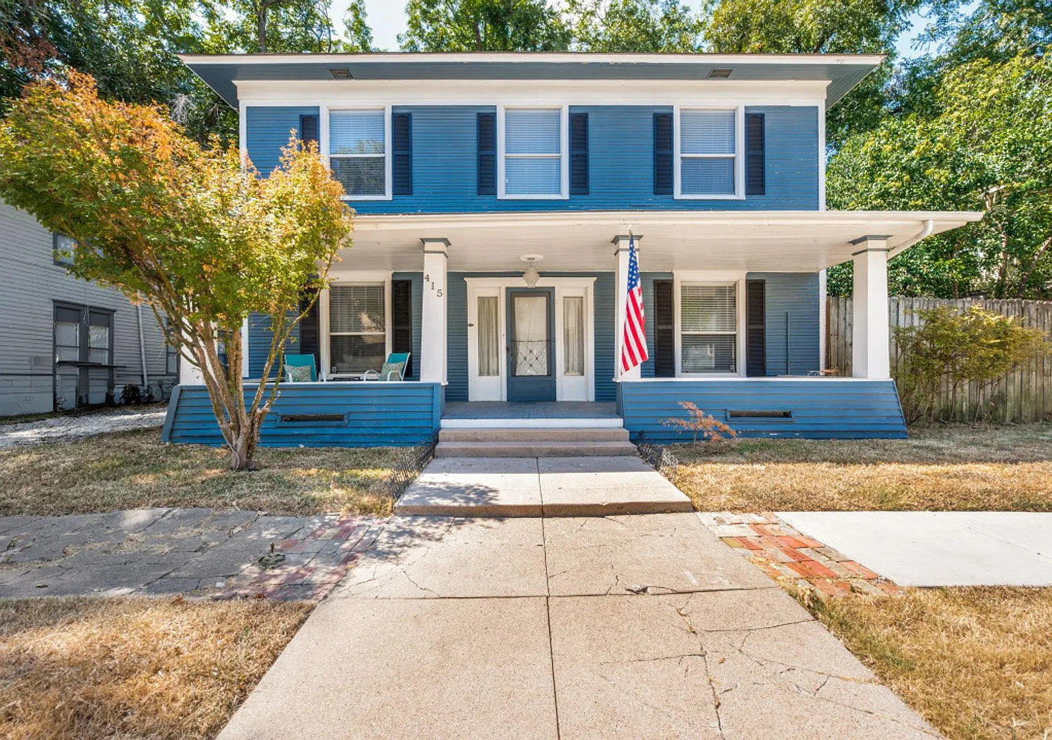 415 W Franklin — Photo 1