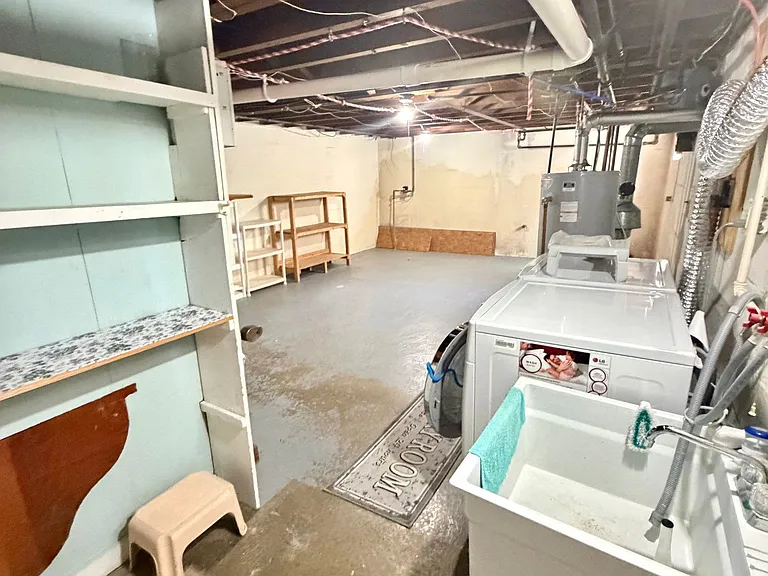 844 E Madison St — Photo 28
