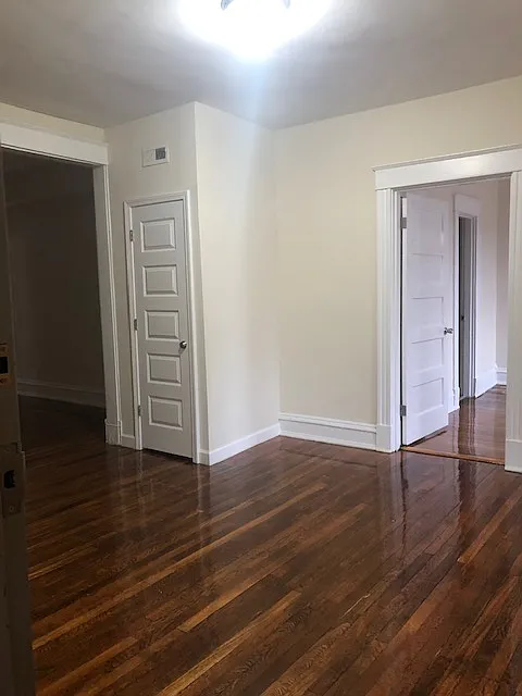 West Grace Apts — Photo 2