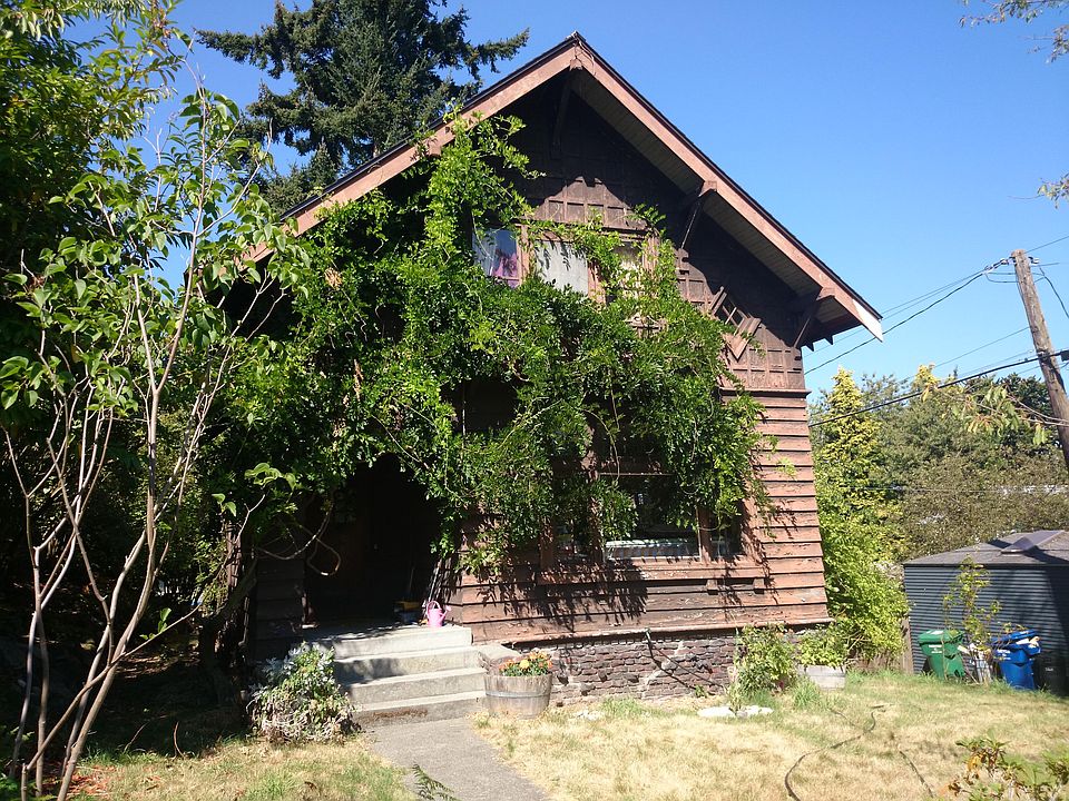 2nd image of 1822 NE 55th St