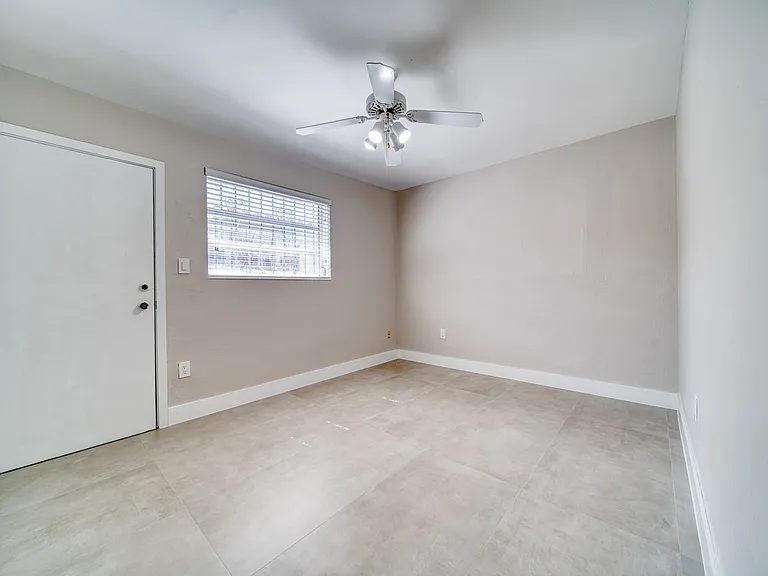 6766 SW 13th Ter — Photo 17