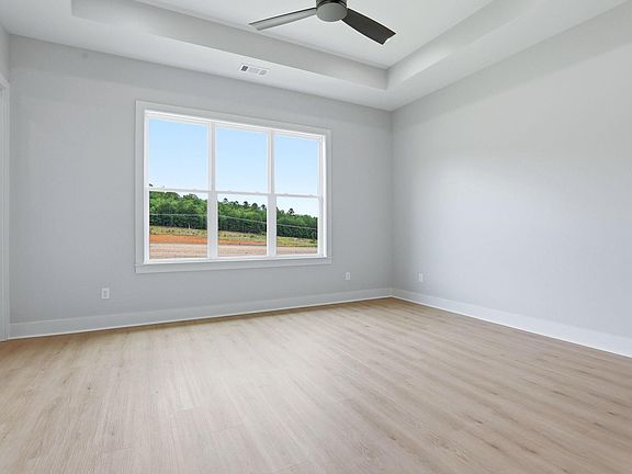 4th image of 32 Mountain Brook Rd