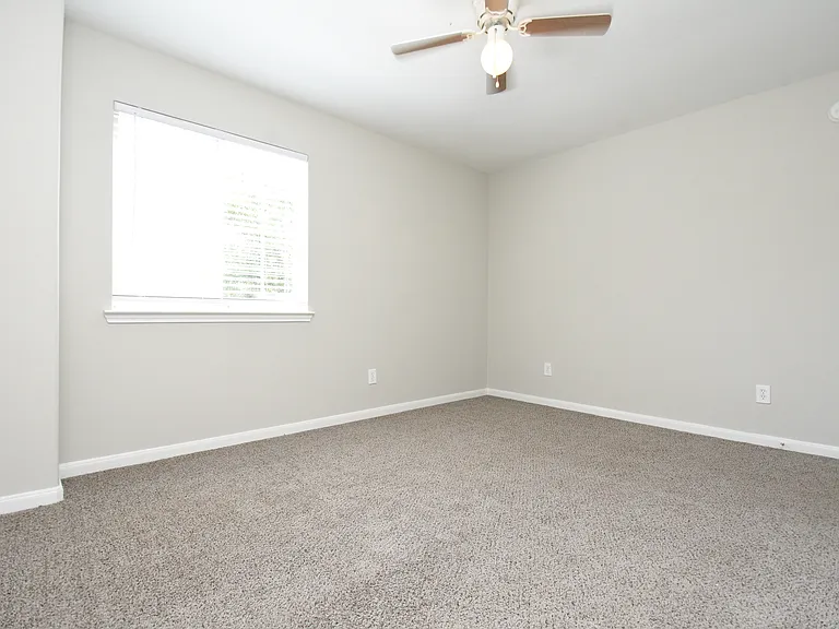 21603 Falvel Lake Dr — Photo 28