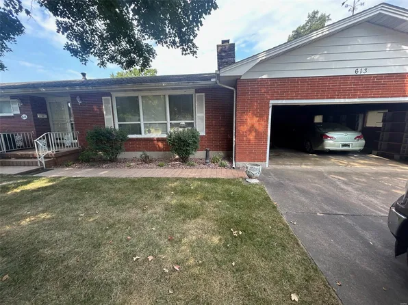 613 Hubbard Dr, Chaffee, MO 63740