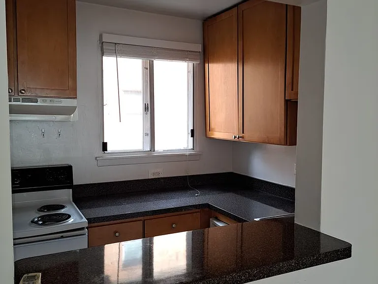 1933 Hickory Apartments LLC — Photo 5