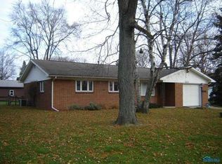 2051 Holiday Dr, Swanton, OH 43558