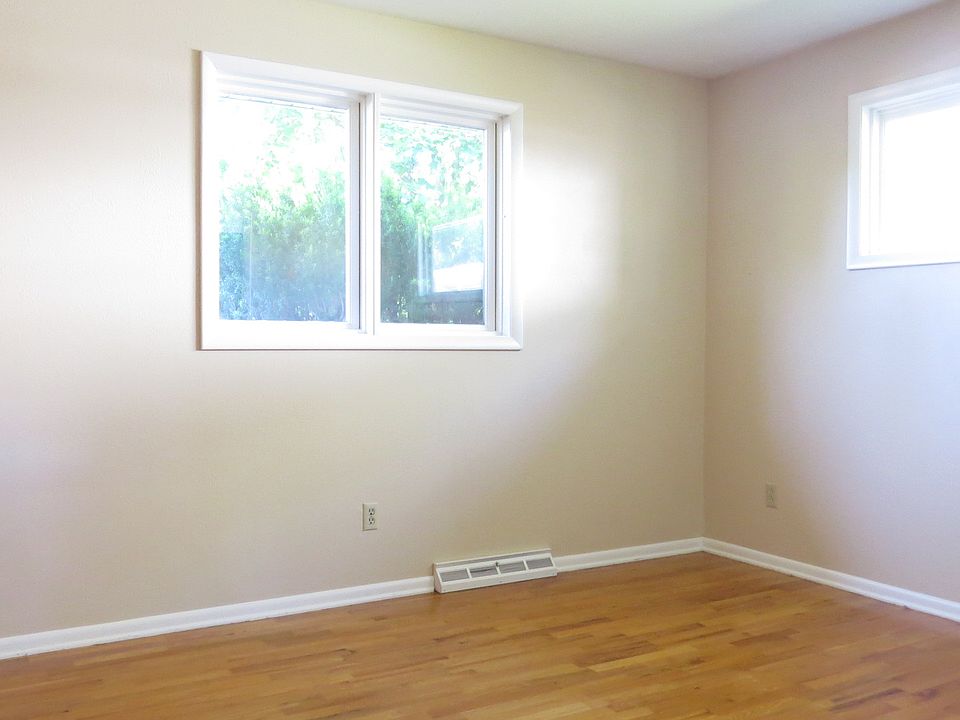 1st image of 2303 Briggs St