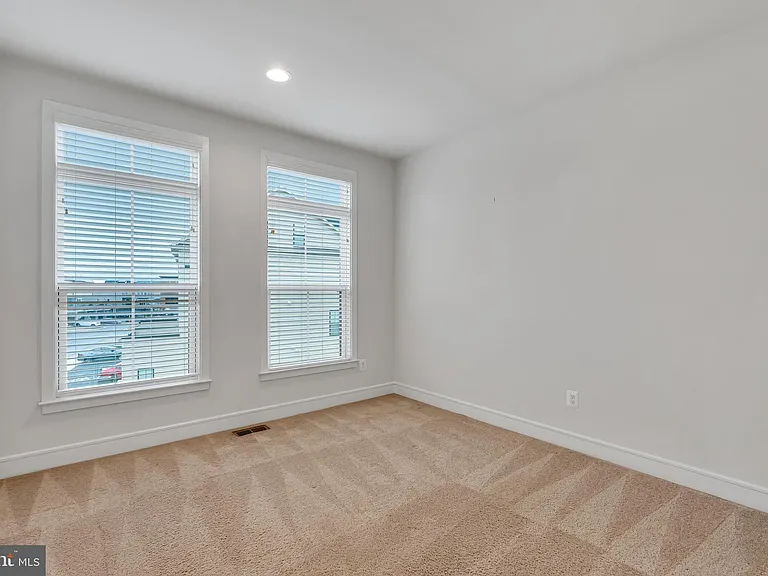 42281 Belgrave Gardens Ter — Photo 44