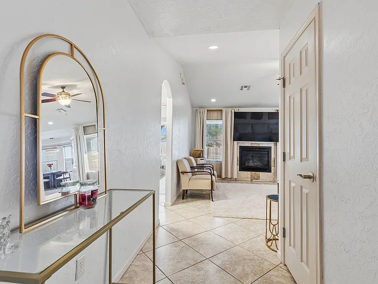 600 Coronado Dr — Photo 4