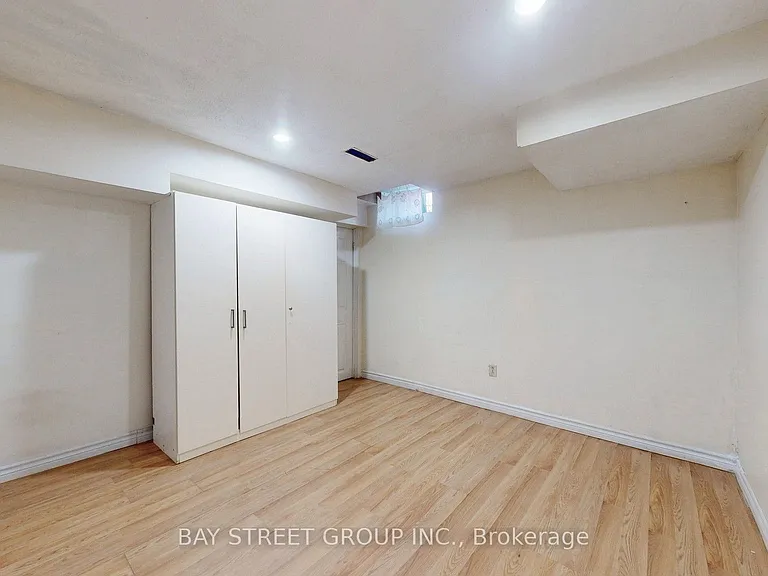 49 Pepperell Cres — Photo 10
