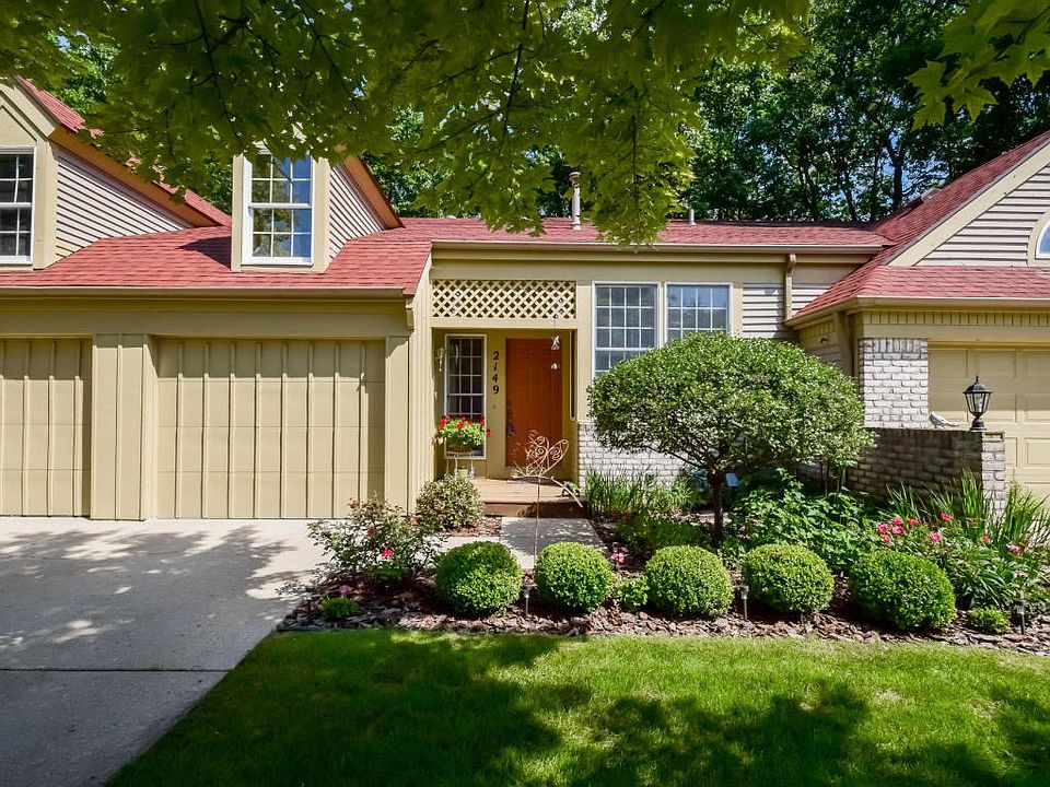 1st image of 2149 N Cross Creek Dr SE #6