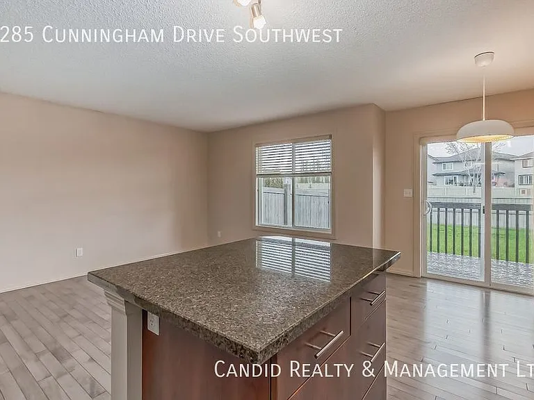 1285 Cunningham Dr SW — Photo 4