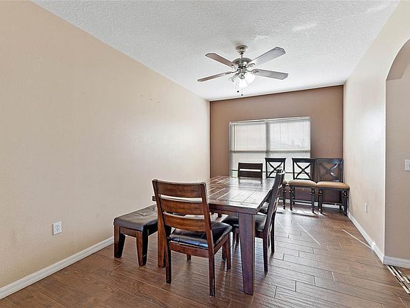 5th image of 331 Aylesbury Ct