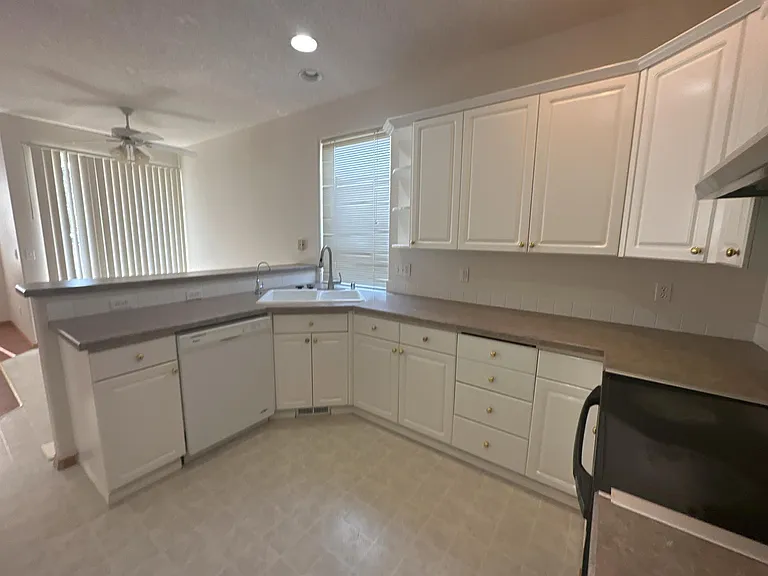 2302 SE 175th Ave — Photo 8