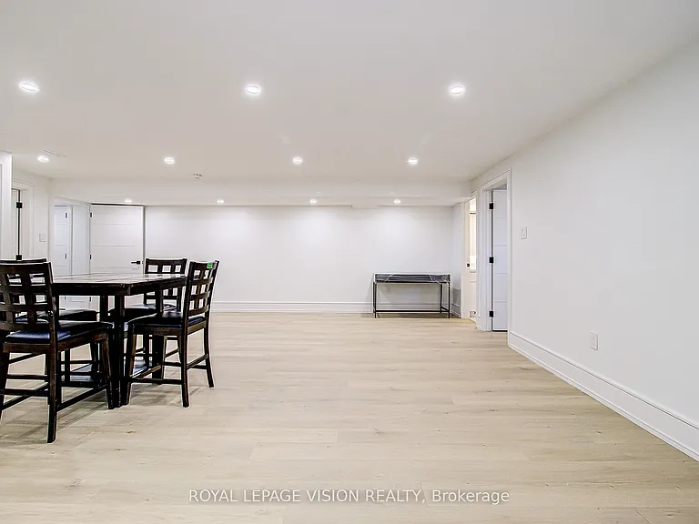 22 Anson Ave — Photo 5