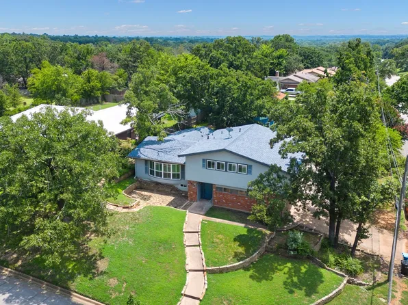 1830 W Hull St, Denison, TX 75020