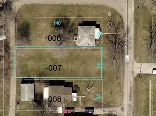 1417 N 10th St, Mattoon, IL 61938