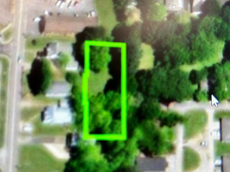 1st image of 906 E River Ave