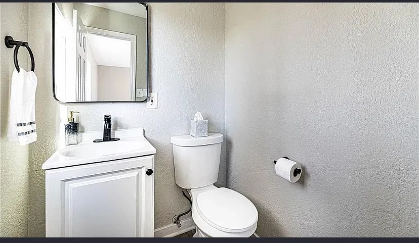 3 bed, 1073 sqft, $1,900 — Photo 3