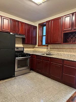 Rented by Ambassador Realty Co | media 5