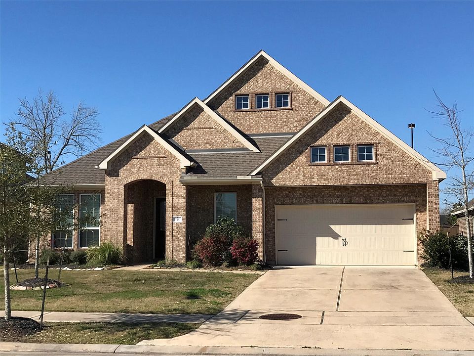 1st image of 116 Woodridge Xing