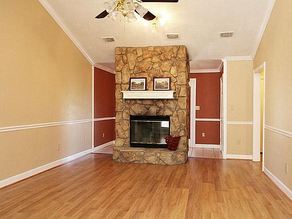 4th image of 505 W Mahan St