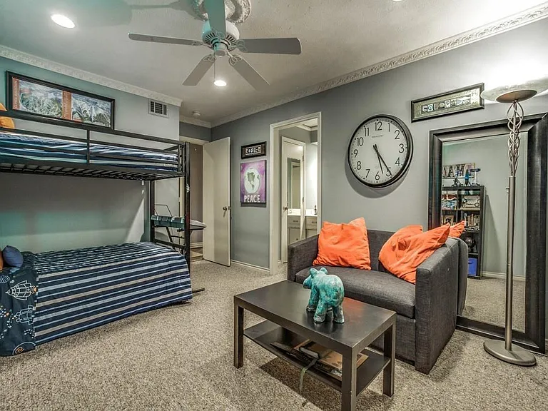 11140 Russwood Cir — Photo 17